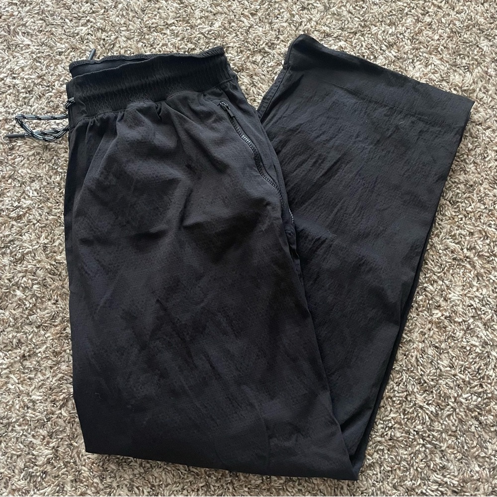 Athleta Cropped Trekkie Pants